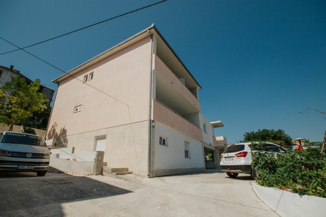Apartments By The Sea Arbanija, Ciovo - 1085 โตรกีร์ ภายนอก รูปภาพ
