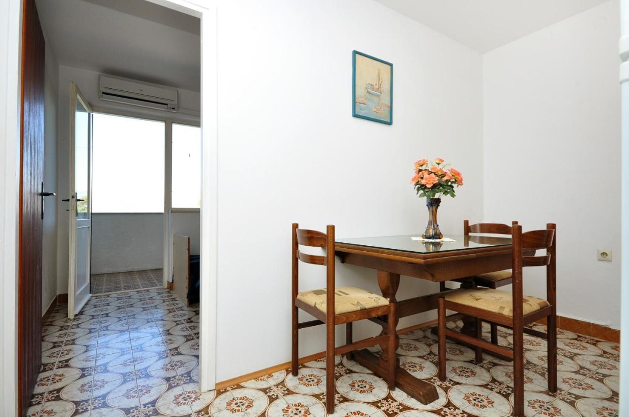 Apartments By The Sea Arbanija, Ciovo - 1085 โตรกีร์ ภายนอก รูปภาพ