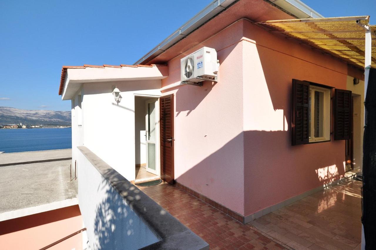 Apartments By The Sea Arbanija, Ciovo - 1085 โตรกีร์ ภายนอก รูปภาพ
