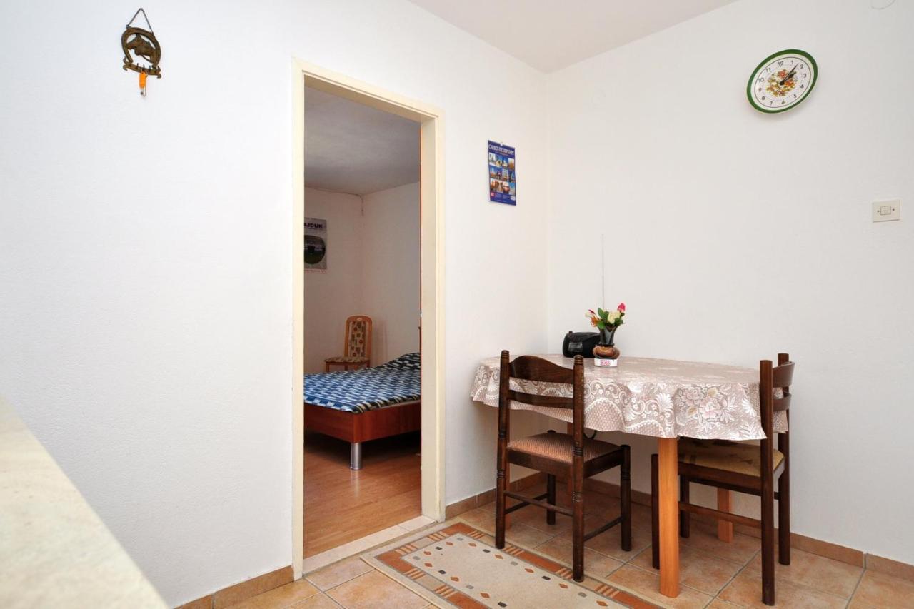 Apartments By The Sea Arbanija, Ciovo - 1085 โตรกีร์ ภายนอก รูปภาพ