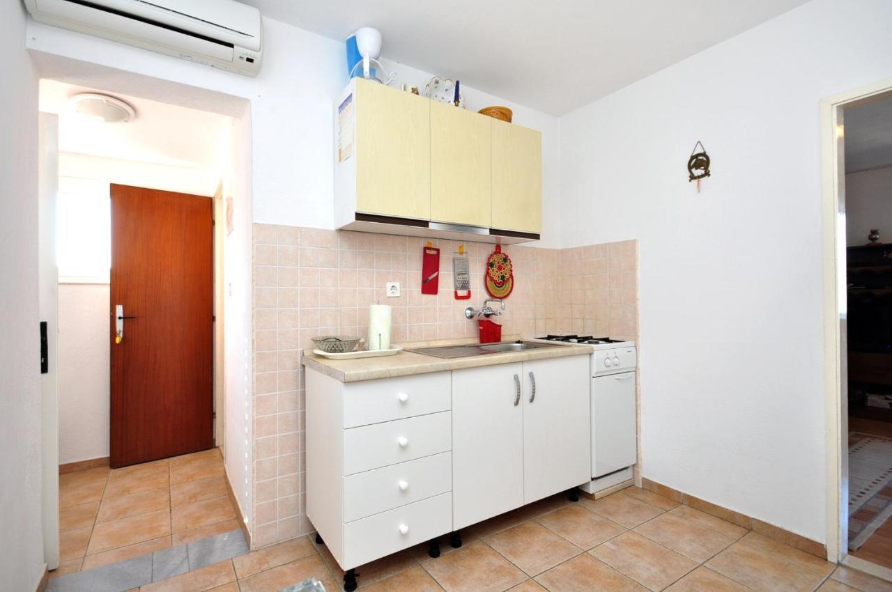 Apartments By The Sea Arbanija, Ciovo - 1085 โตรกีร์ ภายนอก รูปภาพ