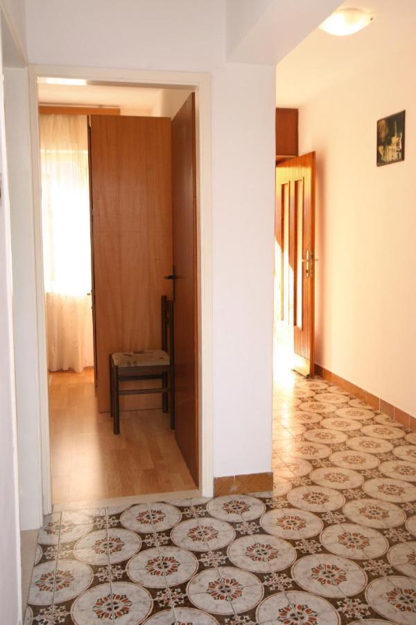 Apartments By The Sea Arbanija, Ciovo - 1085 โตรกีร์ ภายนอก รูปภาพ