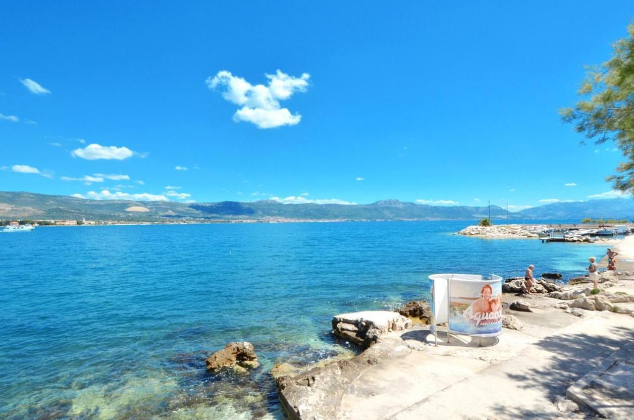 Apartments By The Sea Arbanija, Ciovo - 1085 โตรกีร์ ภายนอก รูปภาพ